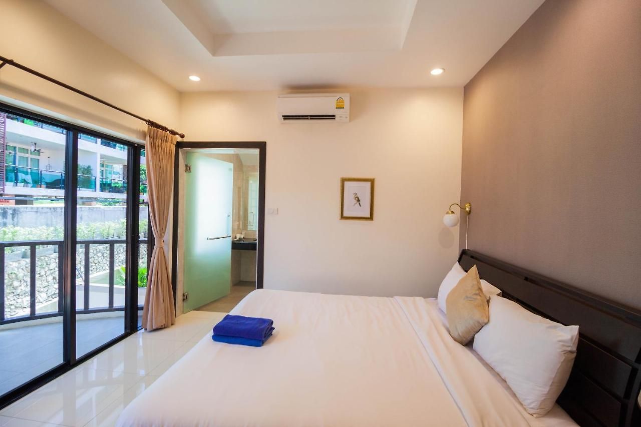 Luxury Pool 4 Bedroom 900m 1.5 Km Downtown * Pattaya