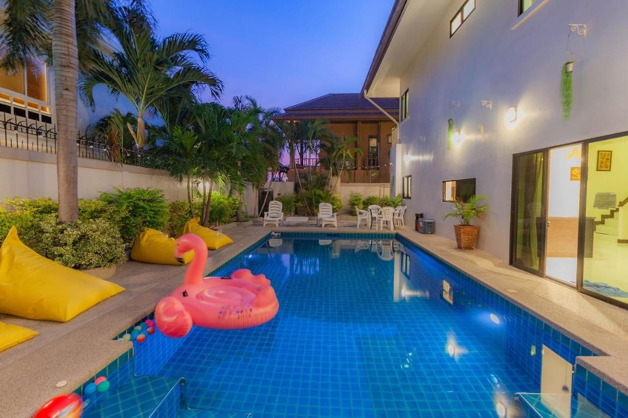 วิลล่า Luxury Pool 4 Bedroom 900m 1.5 Km Downtown Pattaya