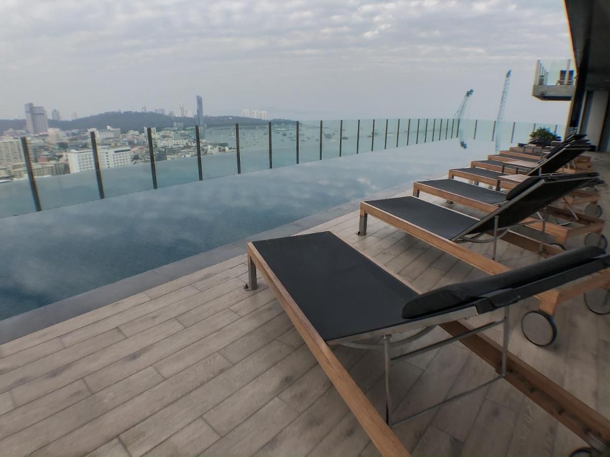 โรงแรม The Base Sml Pattaya