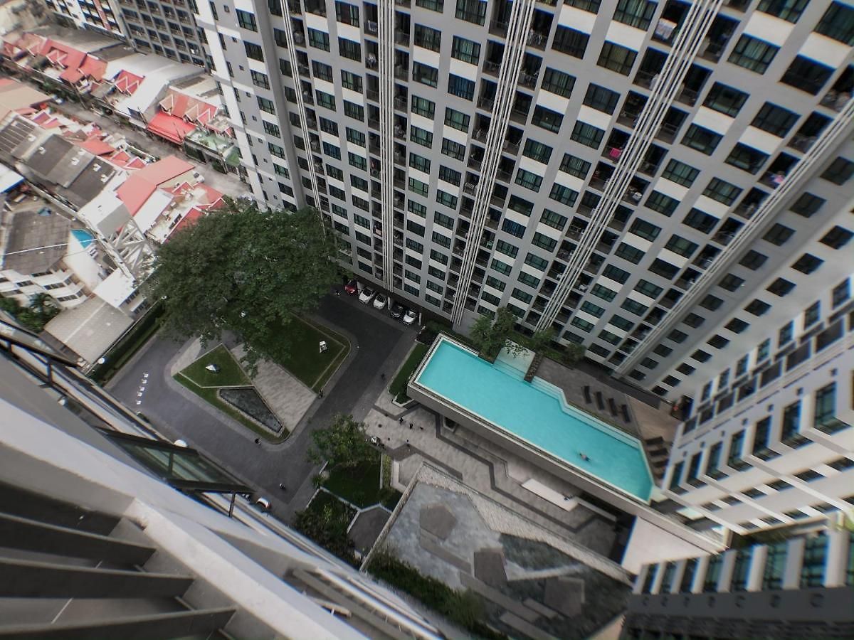 โรงแรม The Base Sml