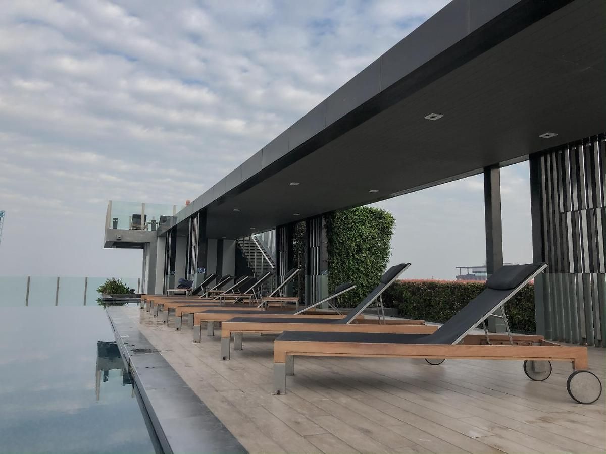 The Base Sml โรงแรม Pattaya
