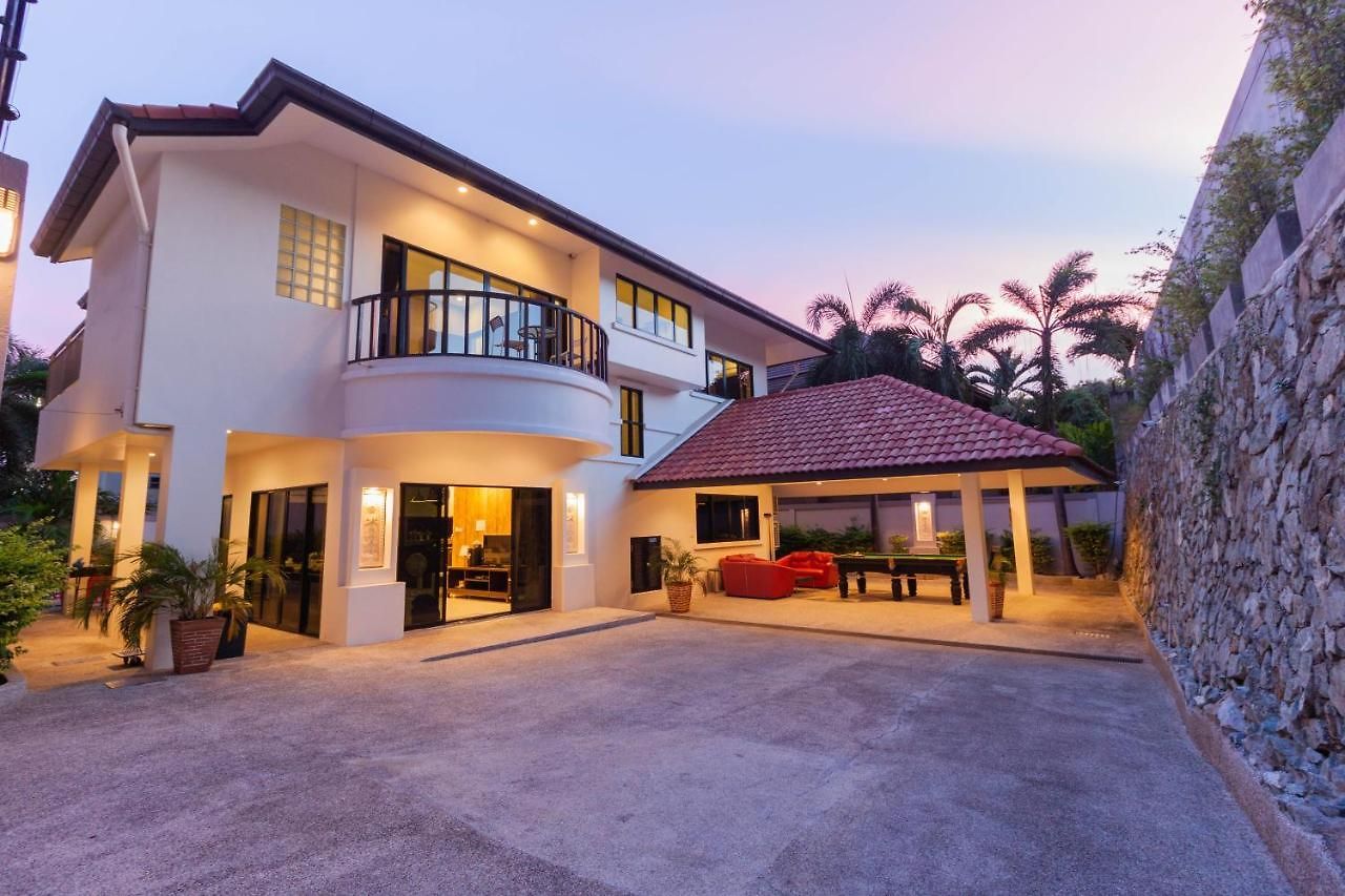 วิลล่า Luxury Pool 4 Bedroom 900m 1.5 Km Downtown Pattaya