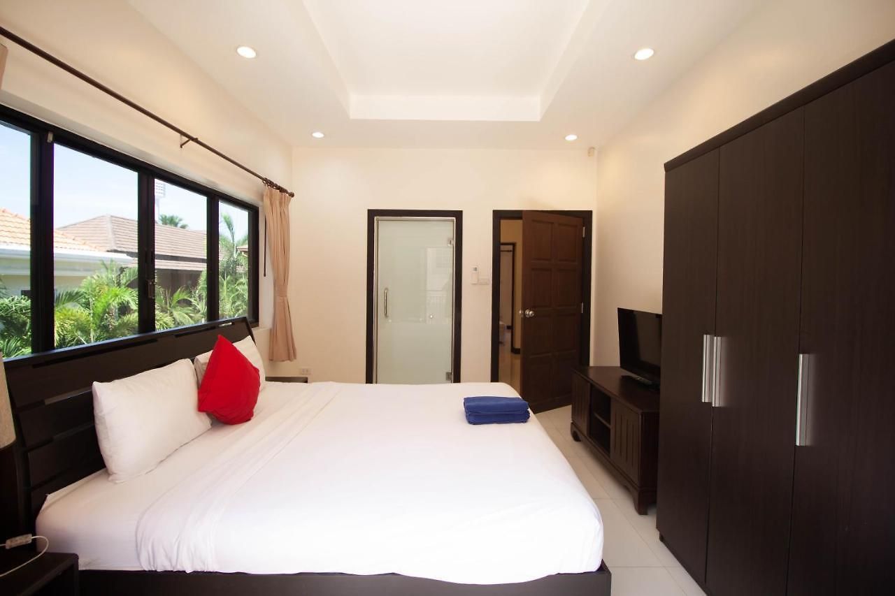 Luxury Pool 4 Bedroom 900m 1.5 Km Downtown วิลล่า