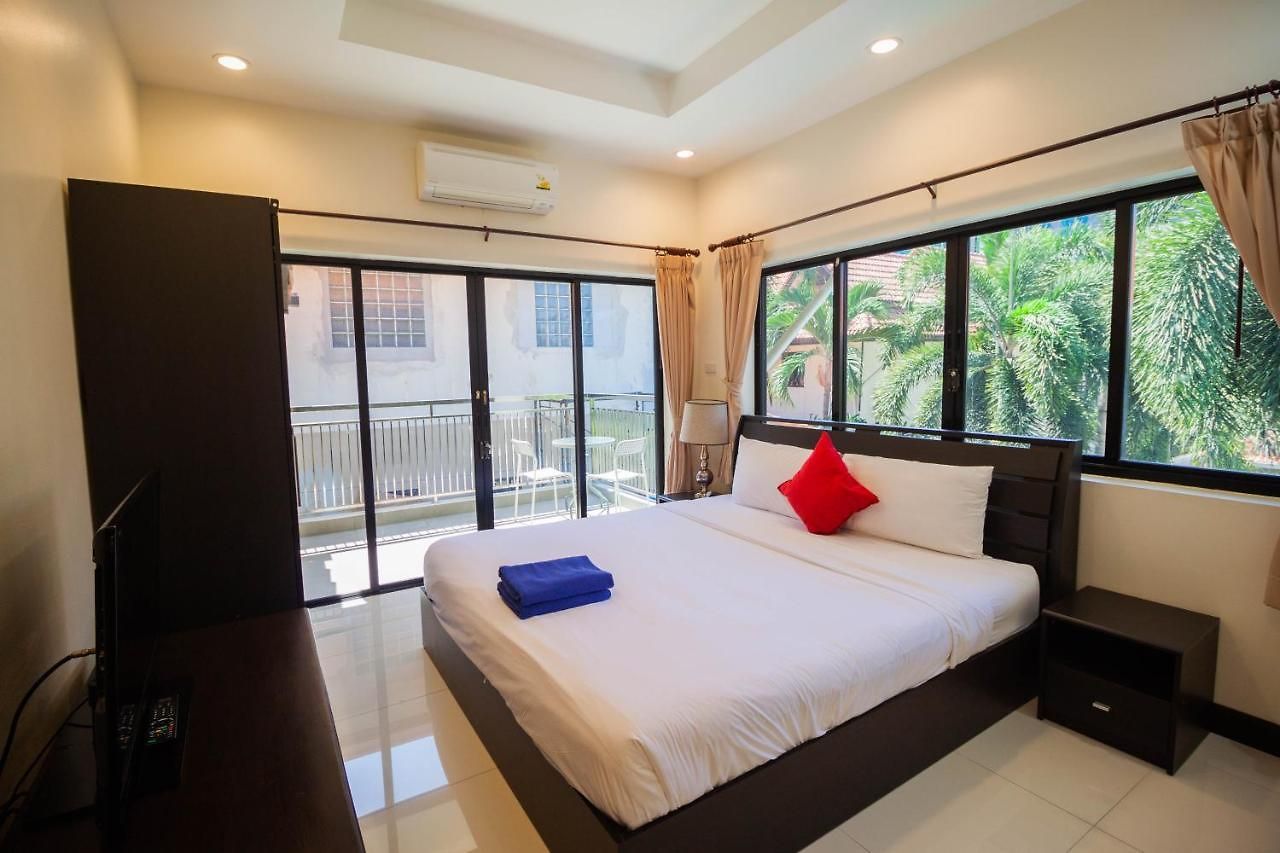 วิลล่า Luxury Pool 4 Bedroom 900m 1.5 Km Downtown Pattaya