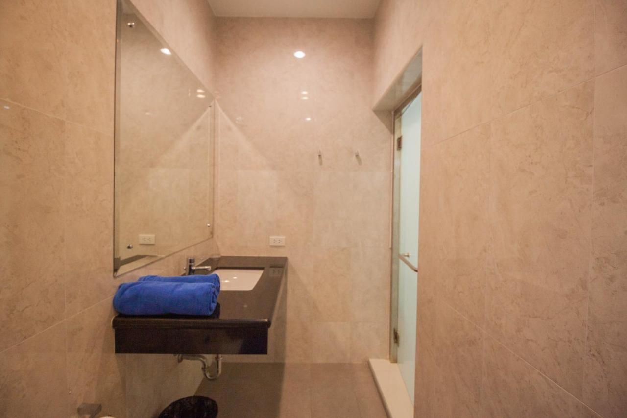 Luxury Pool 4 Bedroom 900m 1.5 Km Downtown