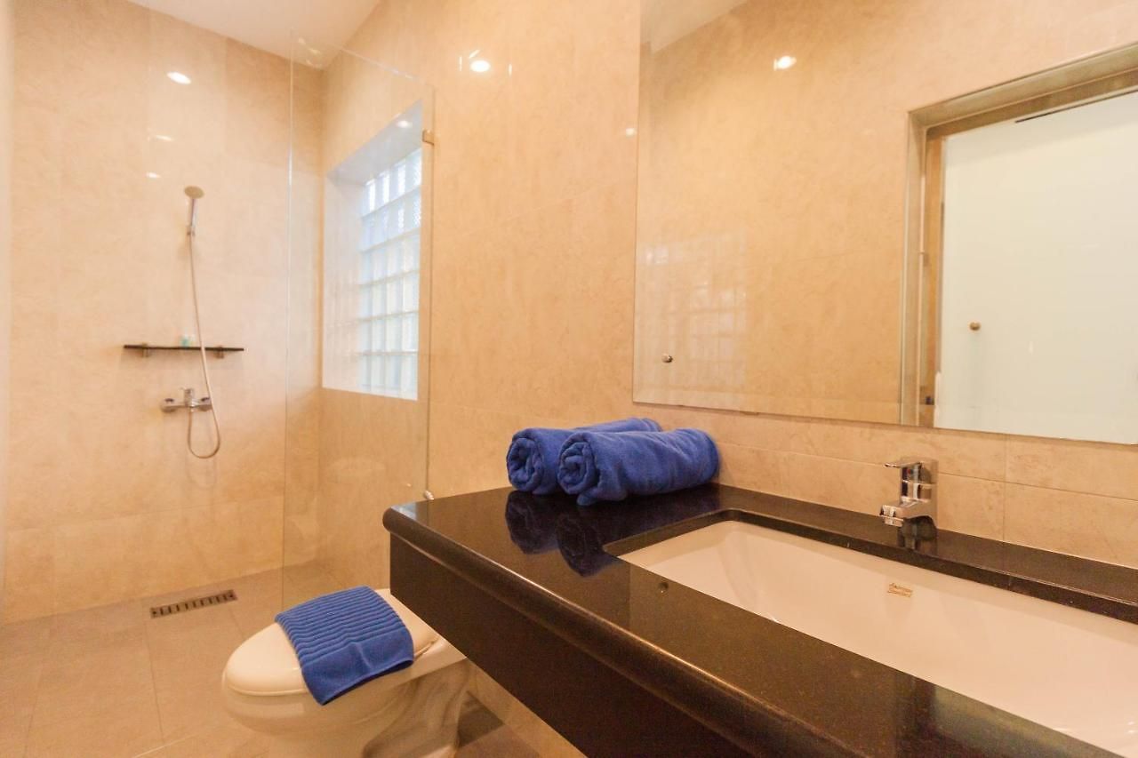 Luxury Pool 4 Bedroom 900m 1.5 Km Downtown วิลล่า