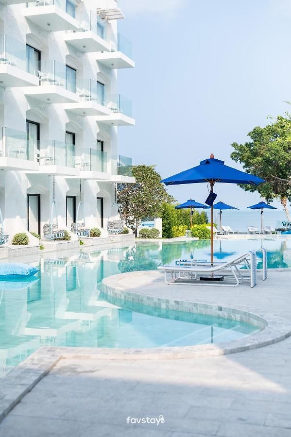 Kram Beach And โรงแรม 5*