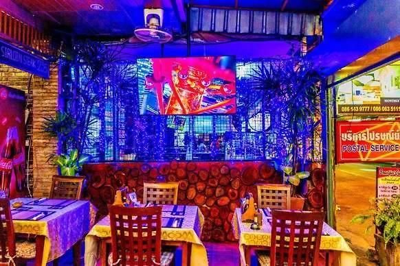 Jolly & Restaurant บ้านพัก 4*