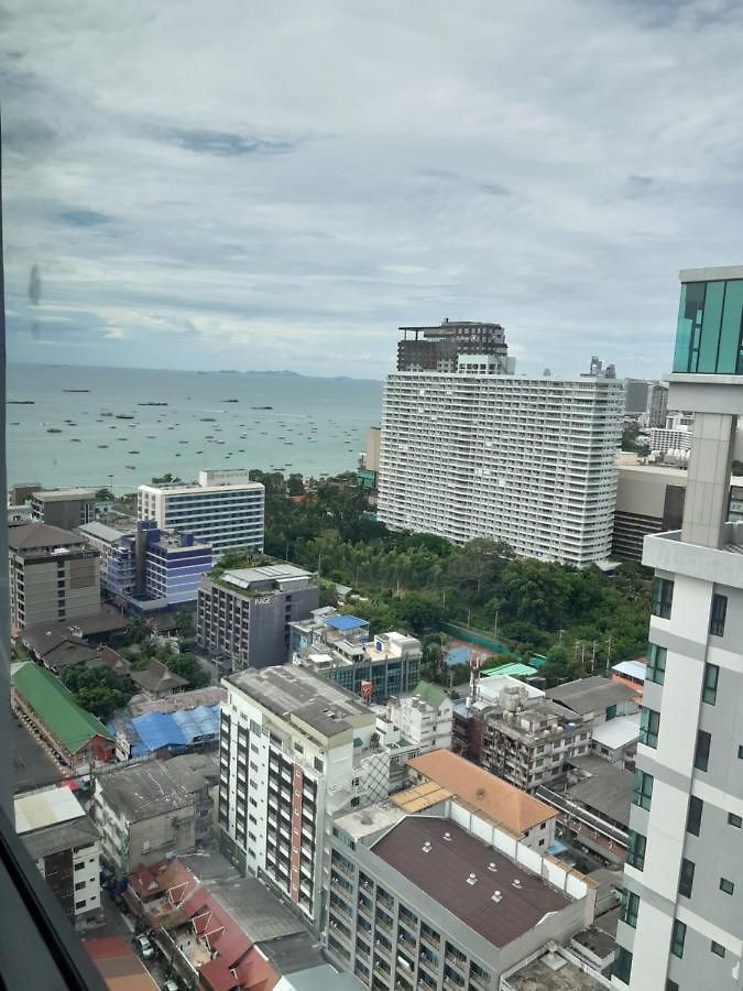 The Base Sea View อพาร์ตโฮเทล