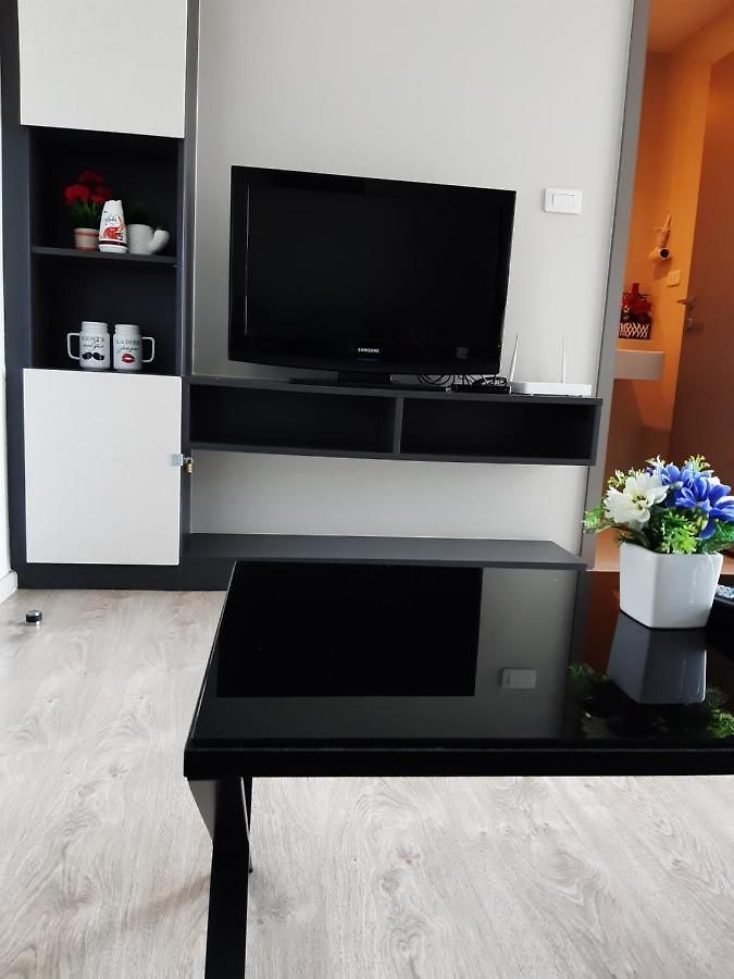 อพาร์ตโฮเทล The Base Sea View Pattaya