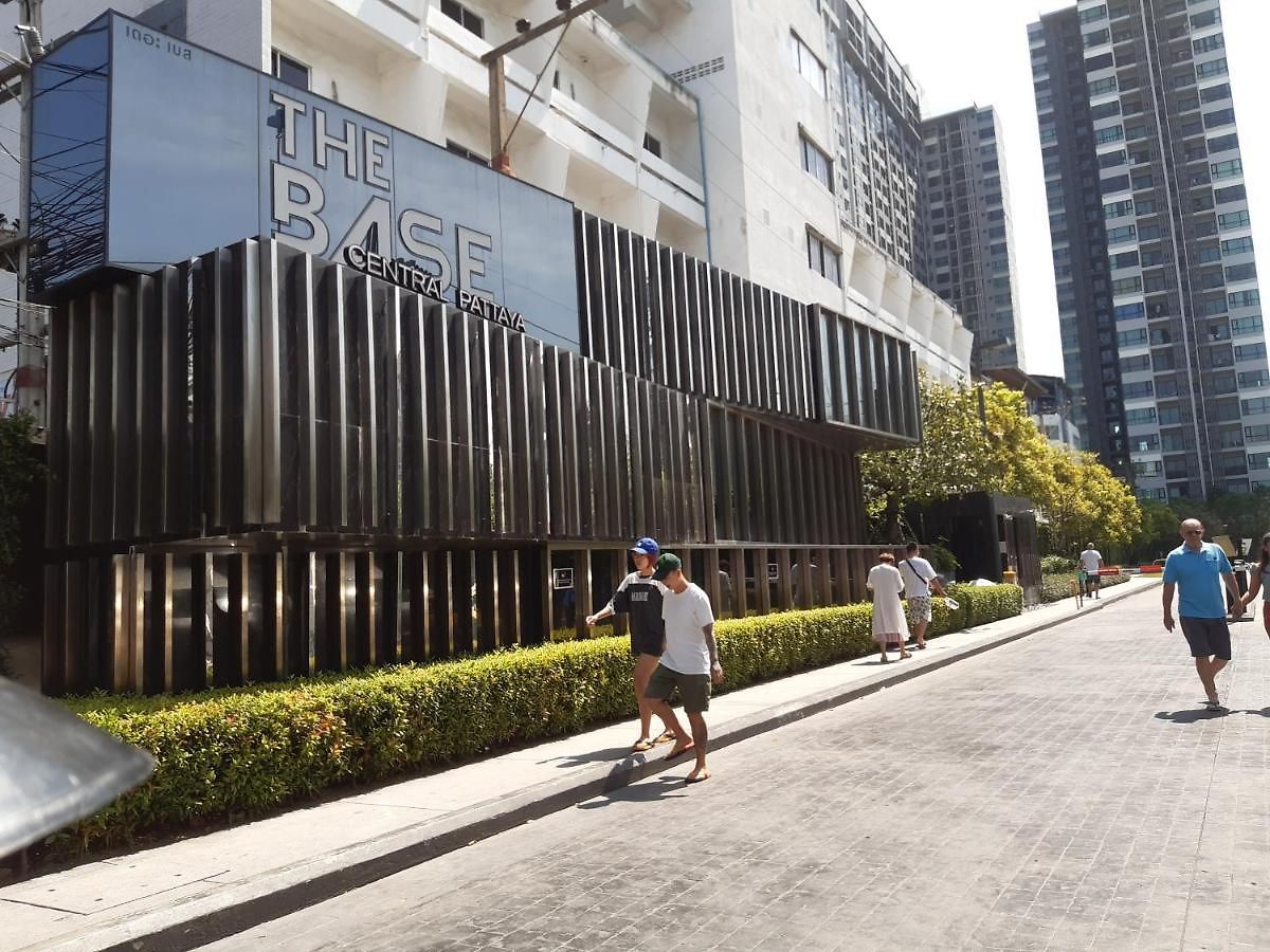 The Base Sea View *