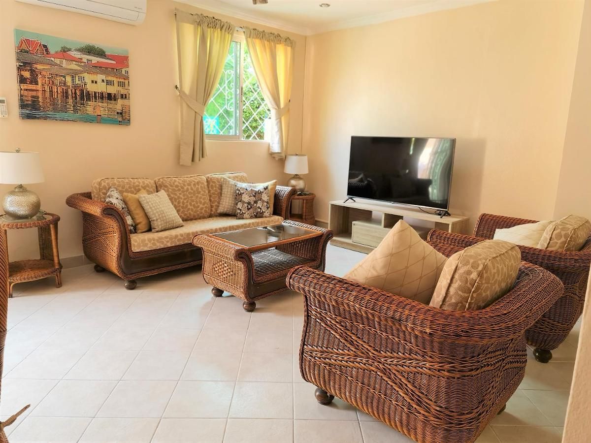 Butterfly Garden Boutique Residences Apts And Villas, A Lifestyle Destination Ex Lg 1-3 Bedroom Units , Full Kitchen, 2 Full Bathrooms, Rain Shower, Bath, Free Bbq, Free Fast Fiber Optic Wifi, Staff 24-7