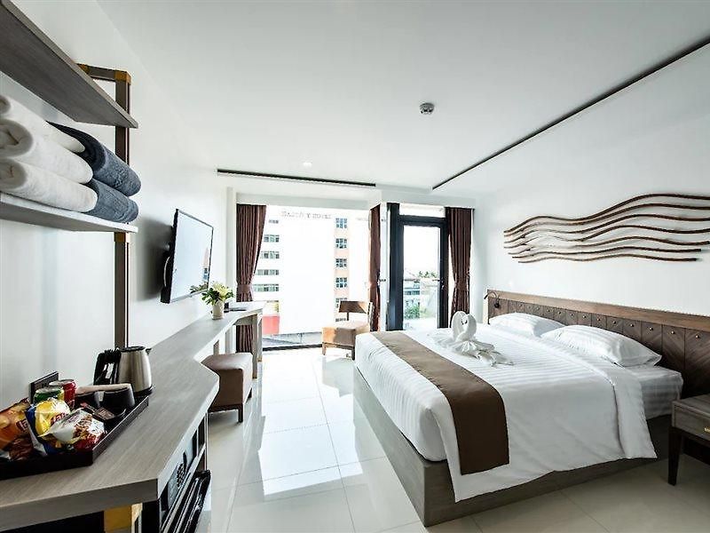 แบควูดส์ โฮเทล พัทยา โรงแรม