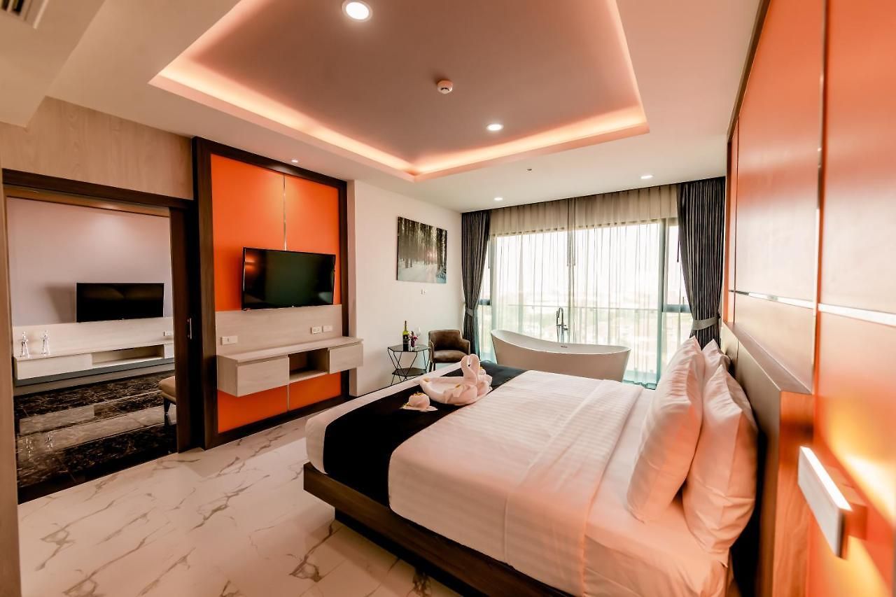 โรงแรม The Proud - Sha Certified Pattaya