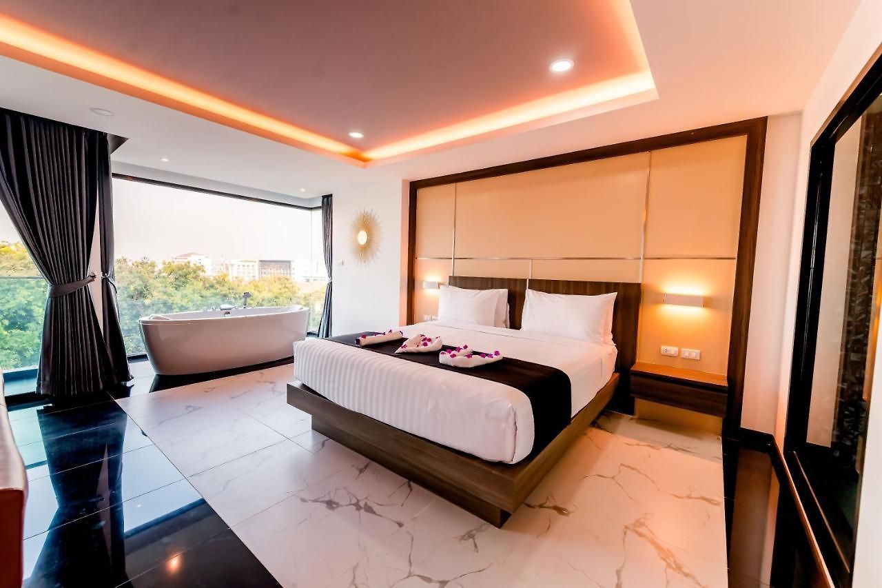The Proud - Sha Certified โรงแรม Pattaya
