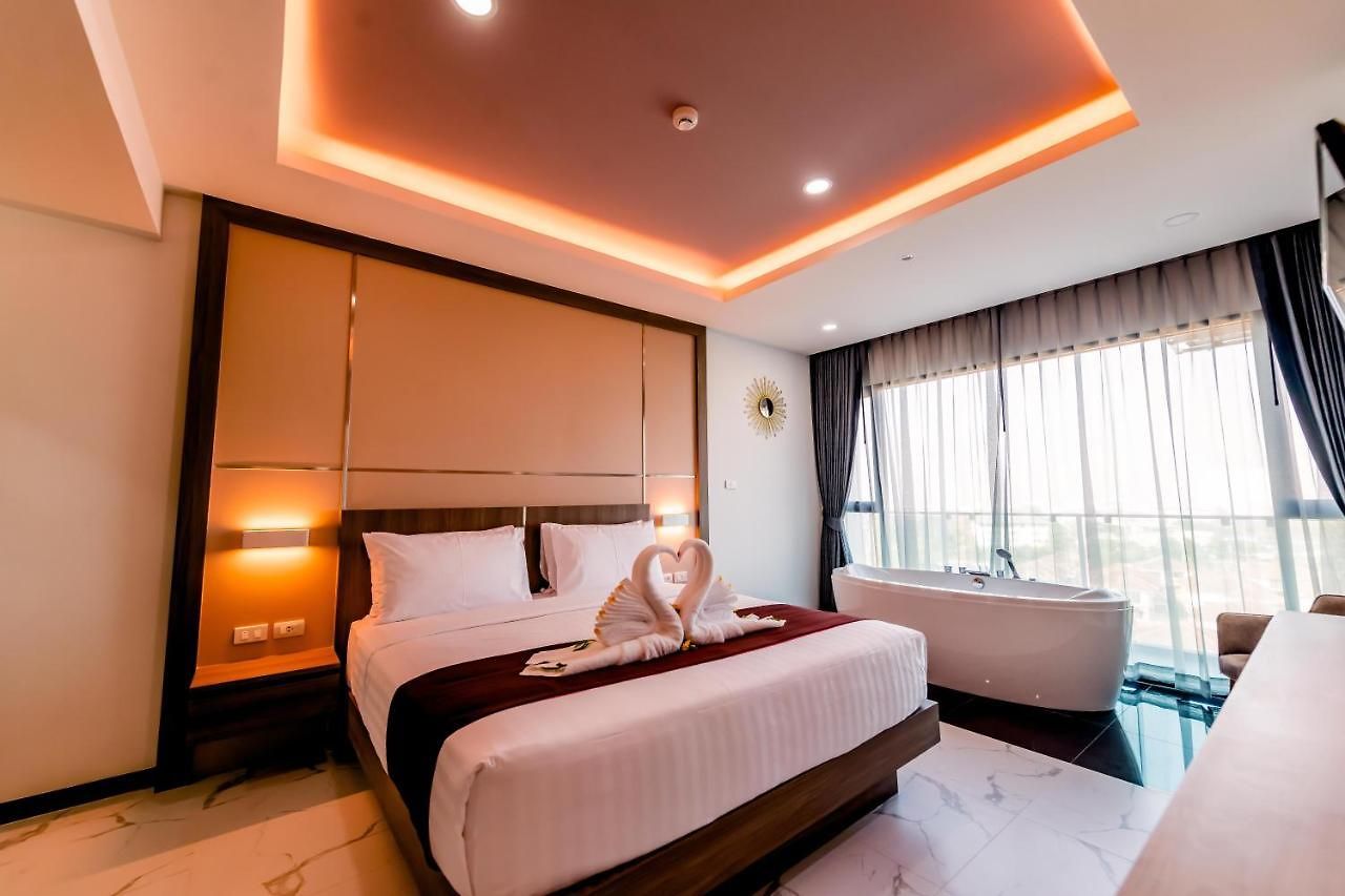 โรงแรม The Proud - Sha Certified Pattaya