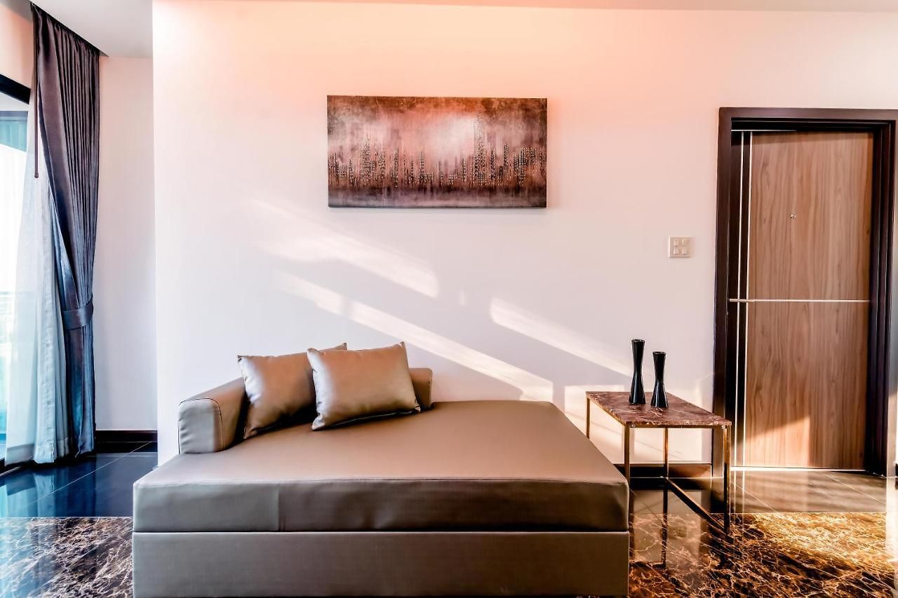 โรงแรม The Proud - Sha Certified Pattaya
