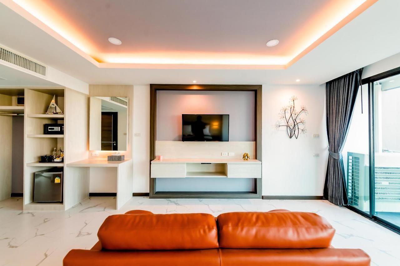 โรงแรม The Proud - Sha Certified Pattaya