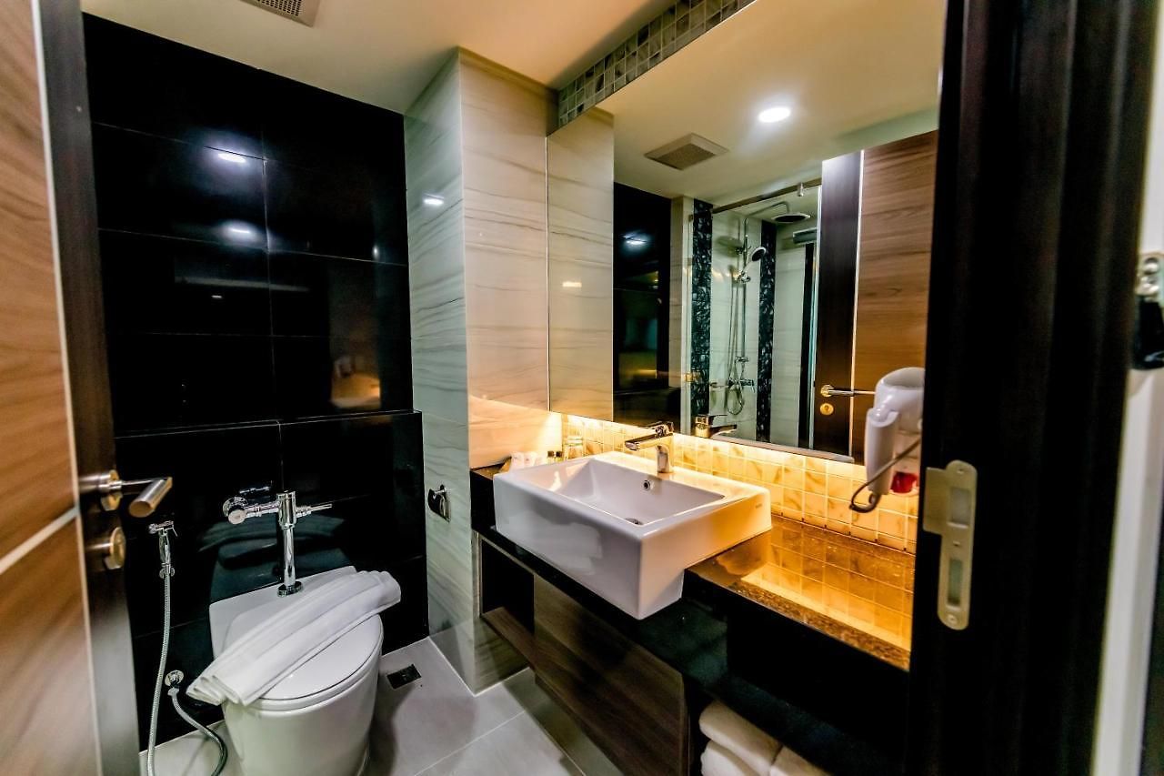 โรงแรม The Proud - Sha Certified