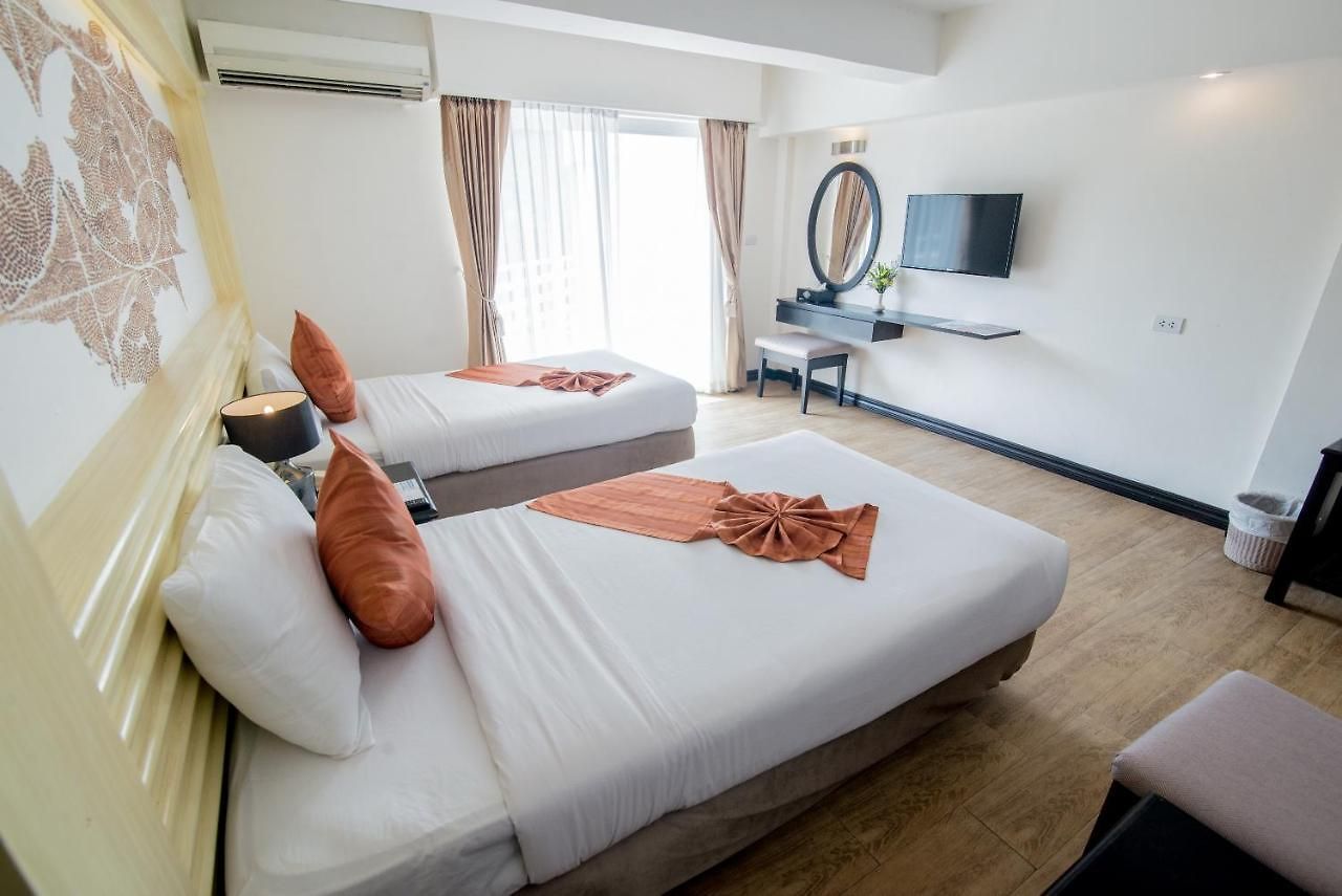 โรงแรม Sea Breeze Jomtien 4*