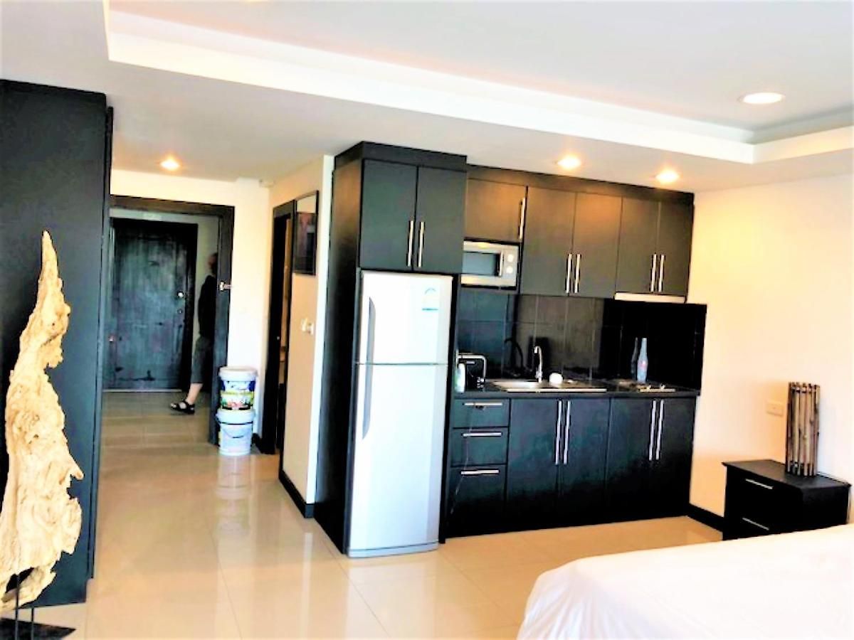 วันหยุดที่บ้าน Large With Balcony - Tw Platinum Suites, Jomtien