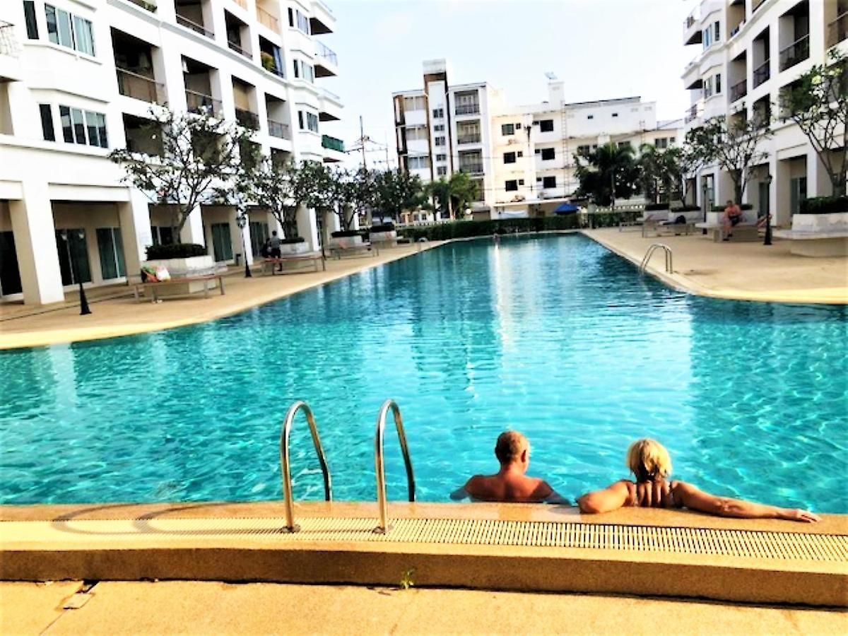 วันหยุดที่บ้าน Large With Balcony - Tw Platinum Suites, Jomtien Pattaya