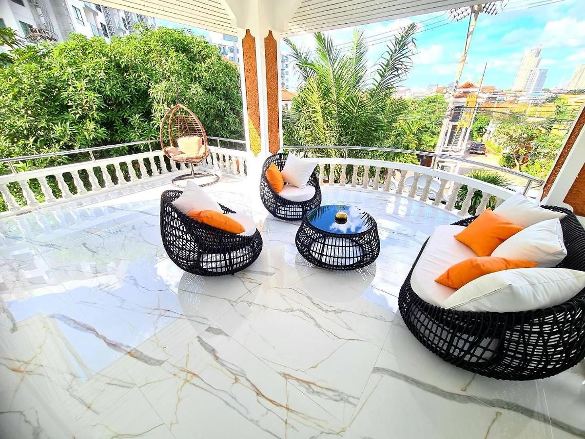 Izzyland Luxury Pool Walking Street วิลล่า *