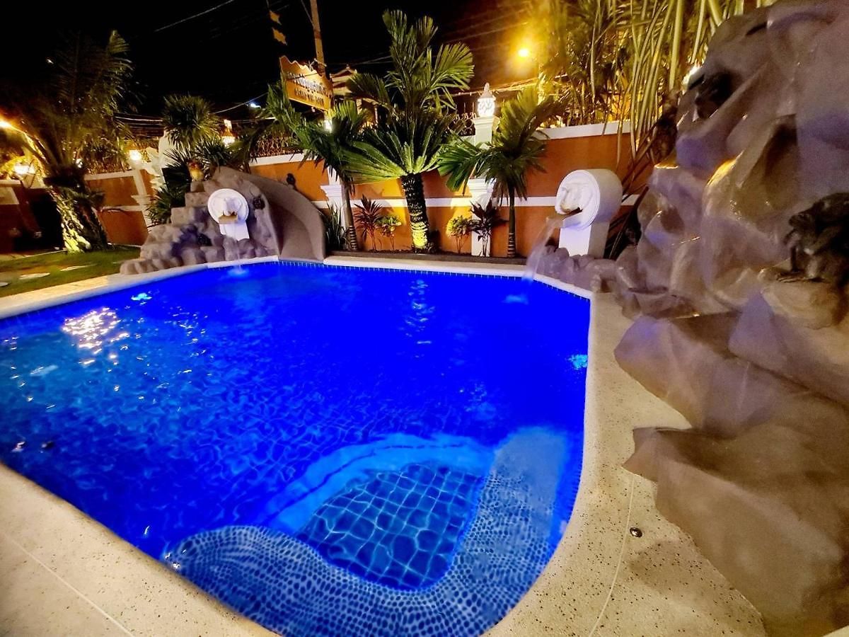 Izzyland Luxury Pool Walking Street