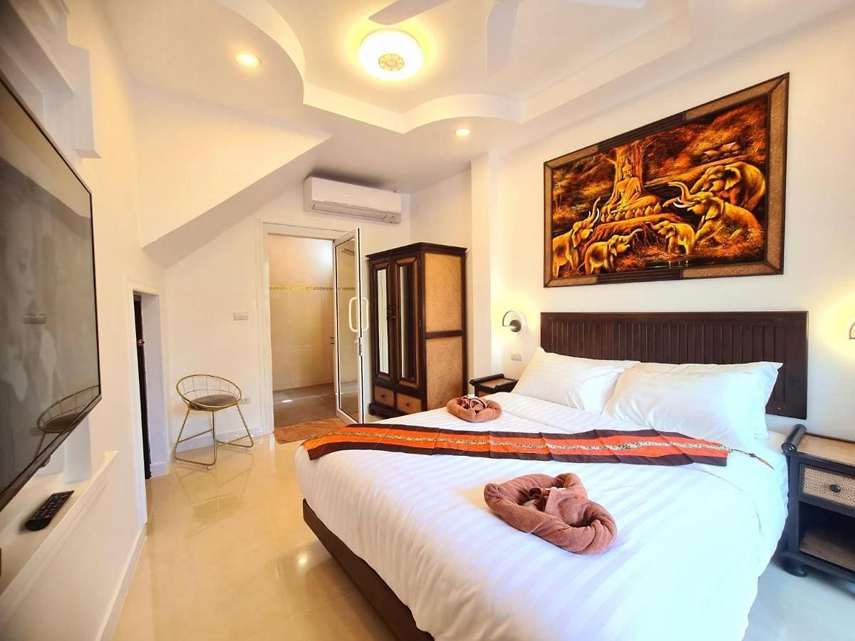 Izzyland Luxury Pool Walking Street Pattaya
