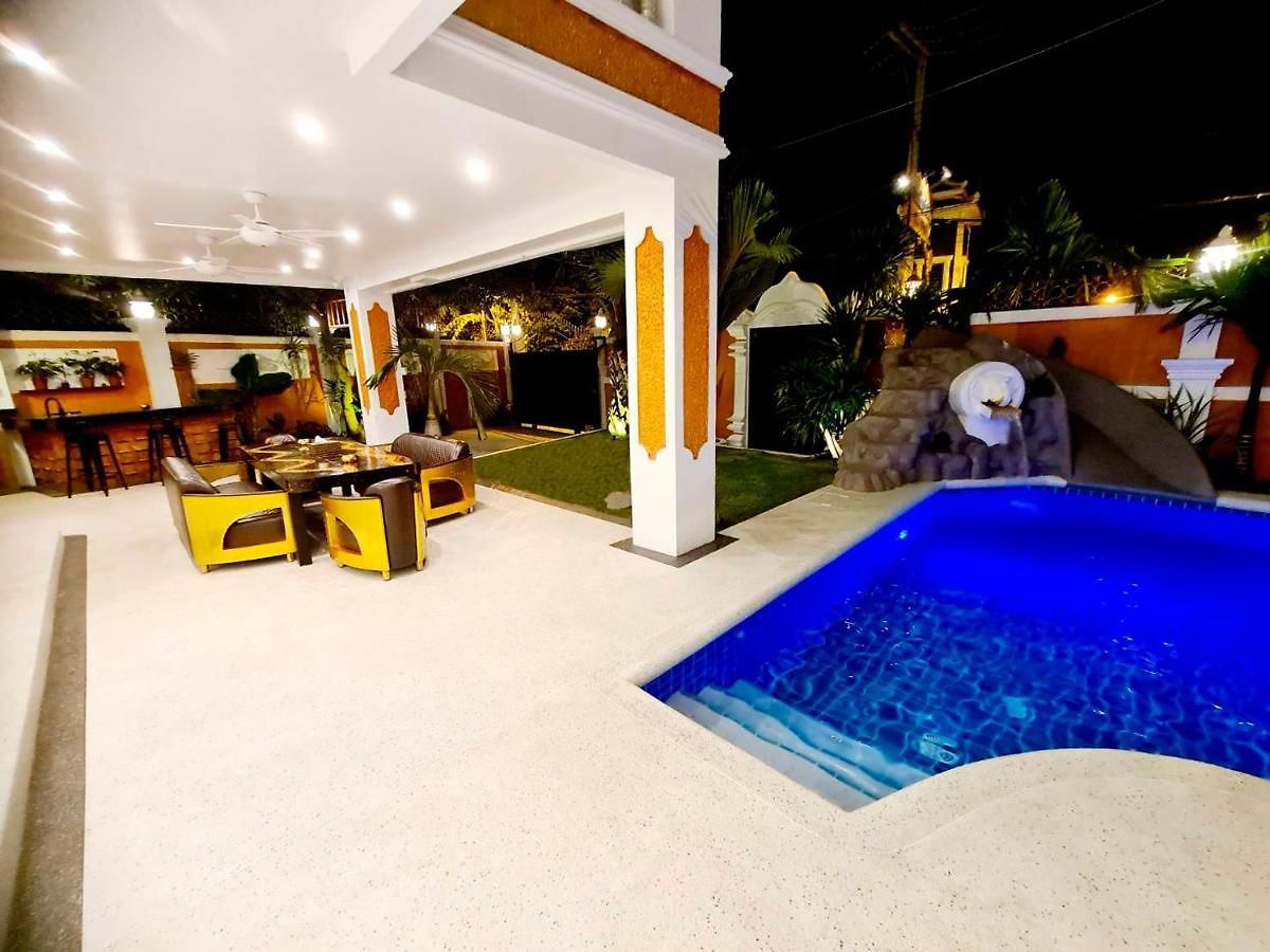 Izzyland Luxury Pool Walking Street วิลล่า *