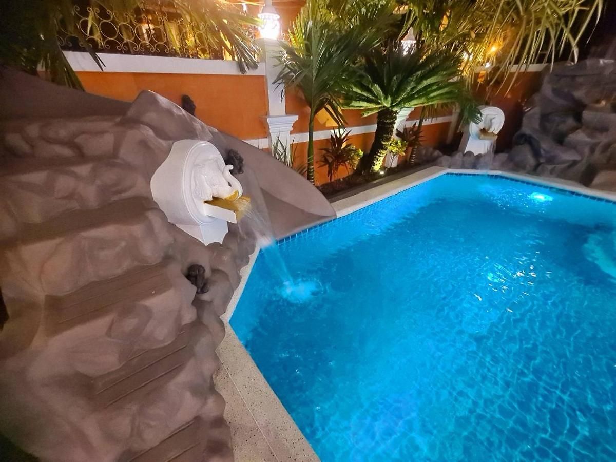 วิลล่า Izzyland Luxury Pool Walking Street *