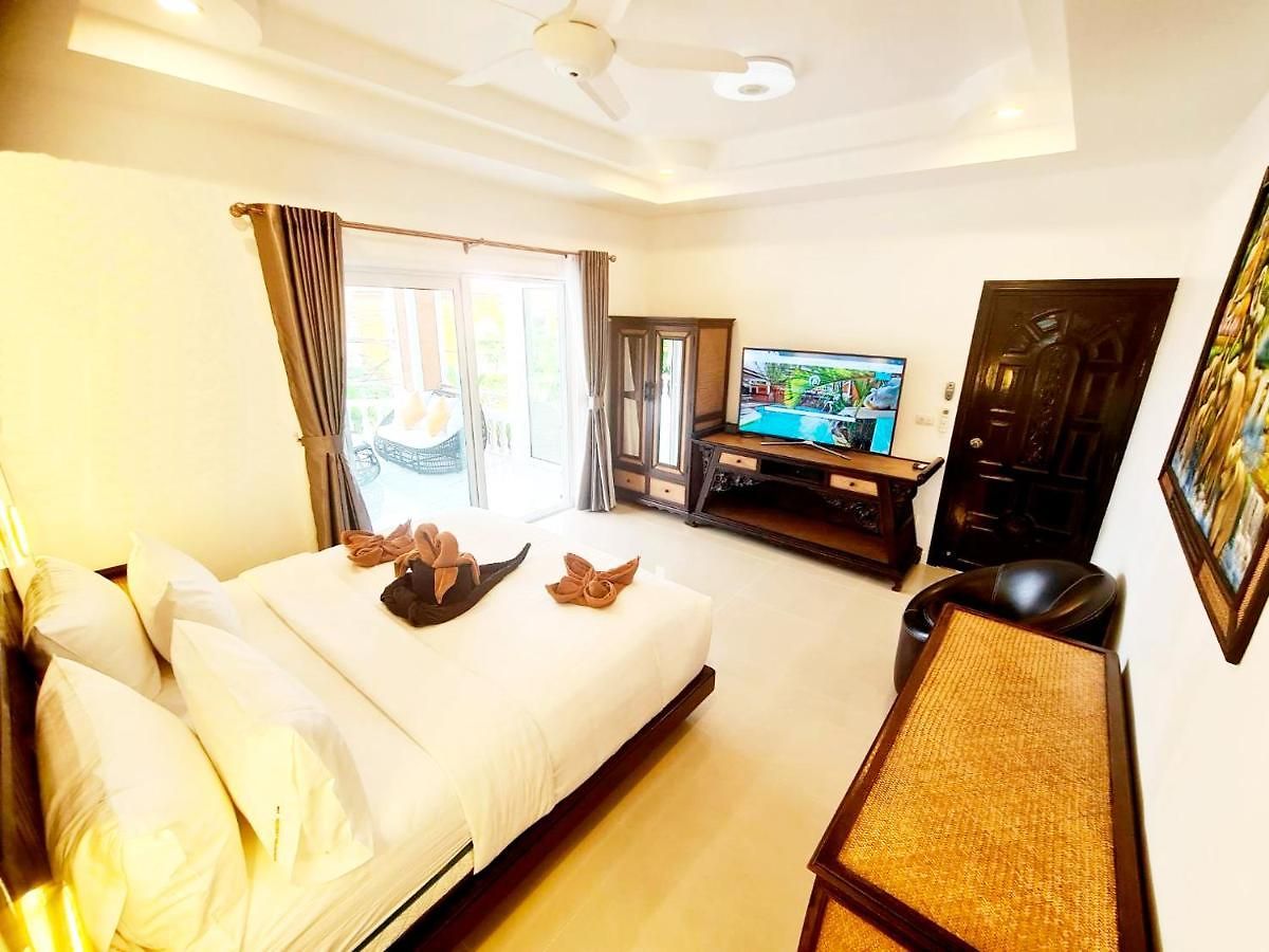 Izzyland Luxury Pool Walking Street * Pattaya