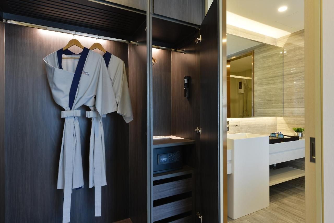 โรงแรม Centre Point Prime