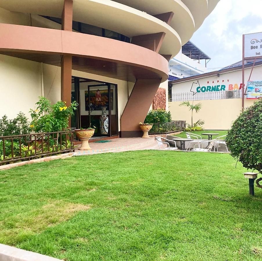 Dee Budget Hotel by Dang โรงแรมดีบัดเจดโฮเทลพัทยาบายแดง Pattaya