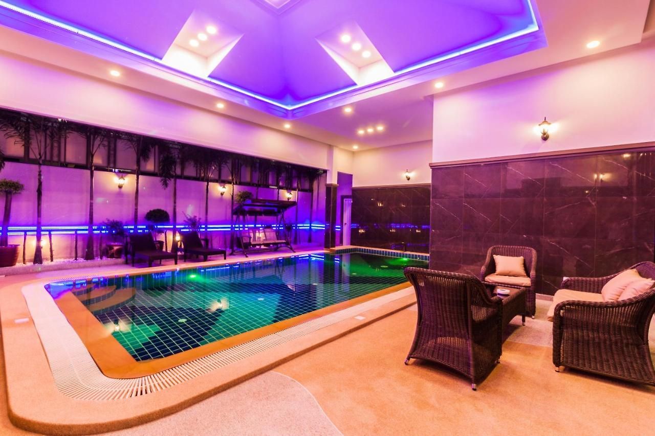 Pool วิลล่า *