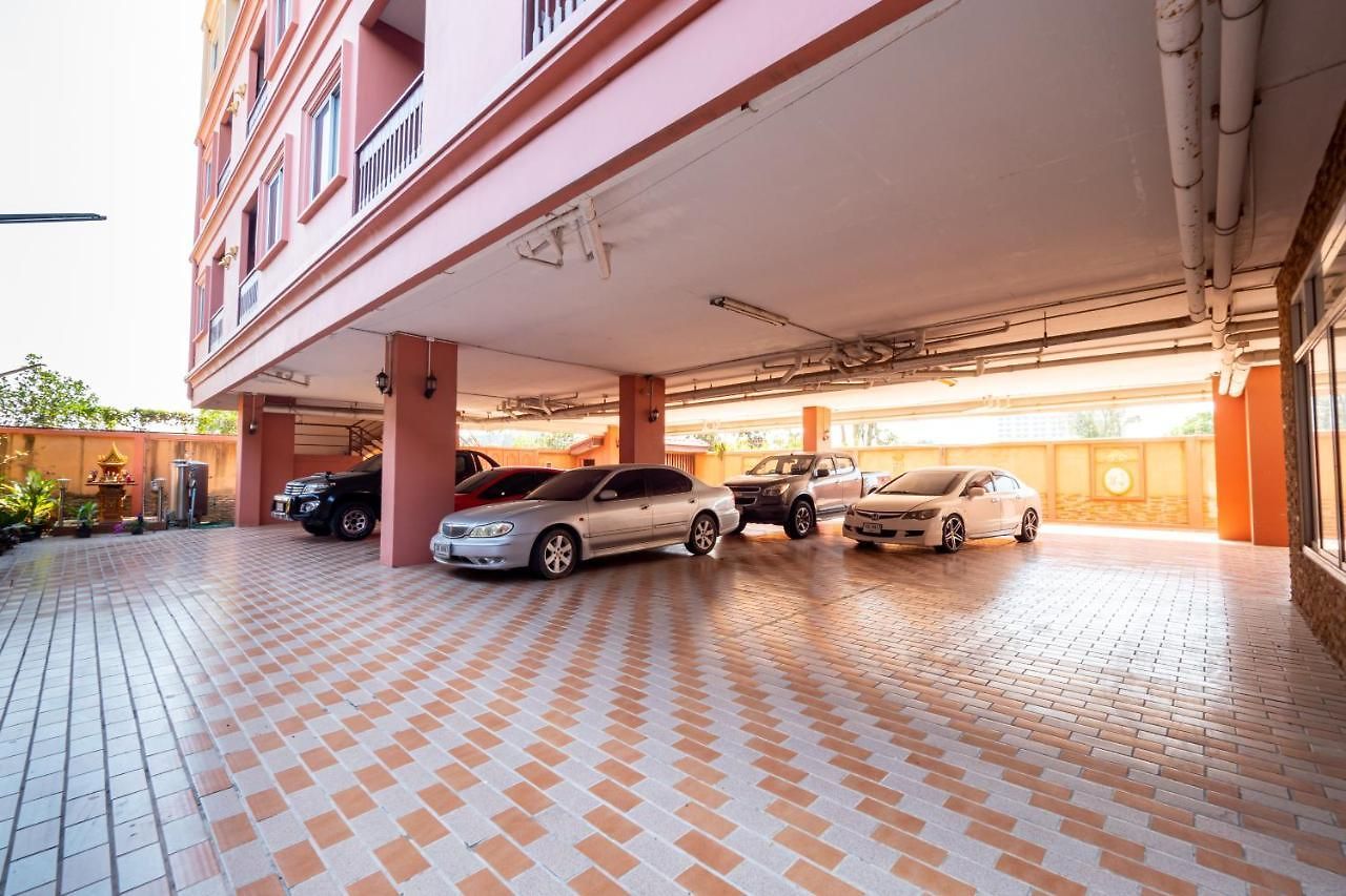 Reddoorz Navin Mansion 3 โรงแรม 3*