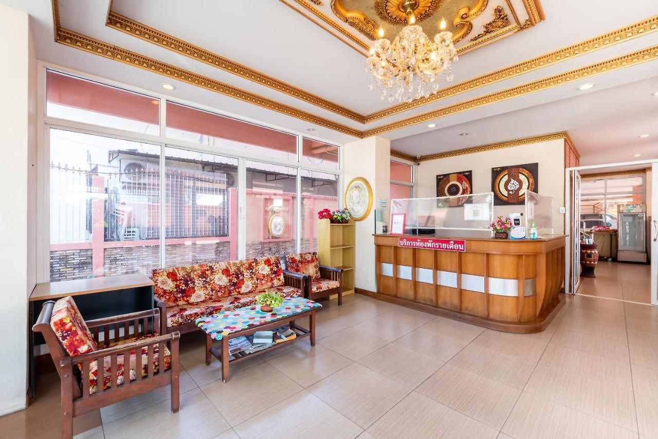 โรงแรม Reddoorz Navin Mansion 3 3*