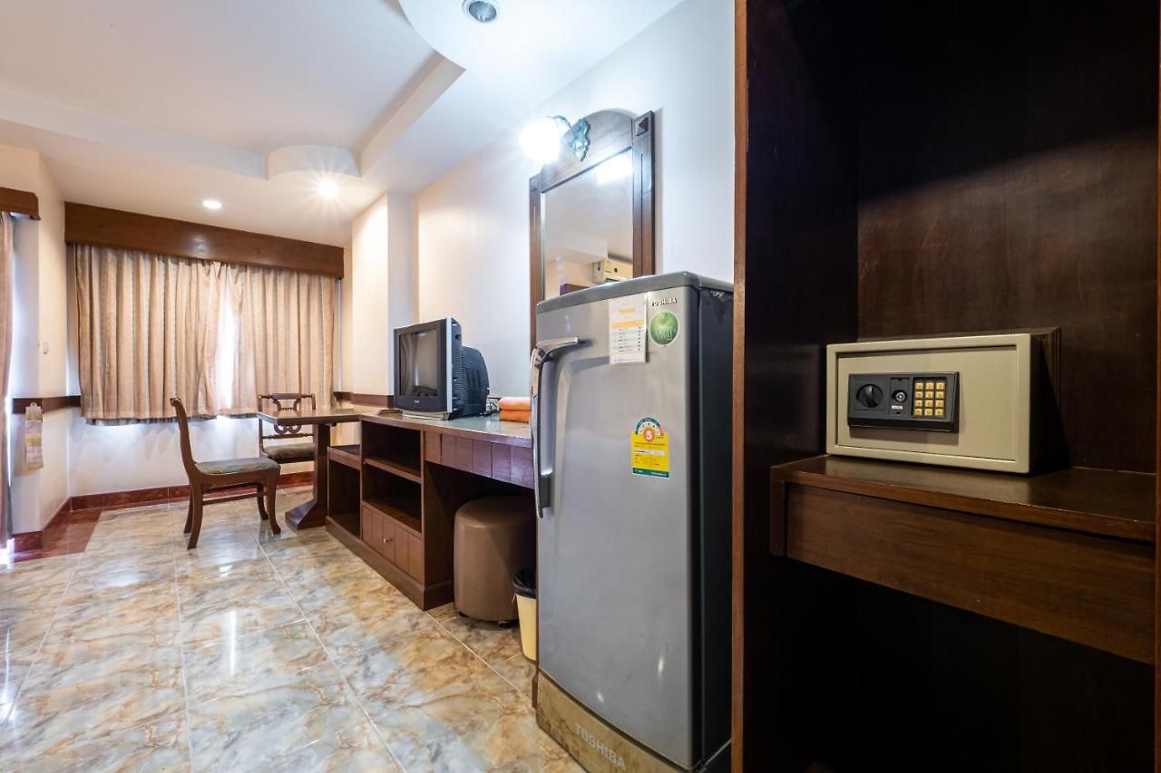 Reddoorz Navin Mansion 3 โรงแรม Pattaya