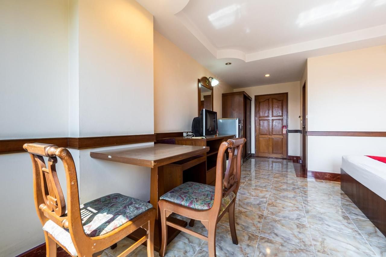 โรงแรม Reddoorz Navin Mansion 3 Pattaya