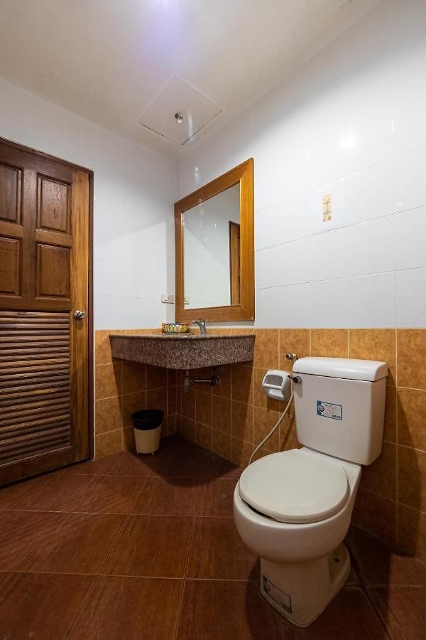 โรงแรม Reddoorz Navin Mansion 3 Pattaya