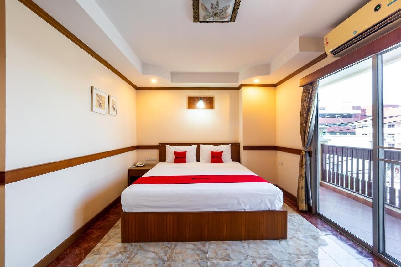 Reddoorz Navin Mansion 3 โรงแรม 3*