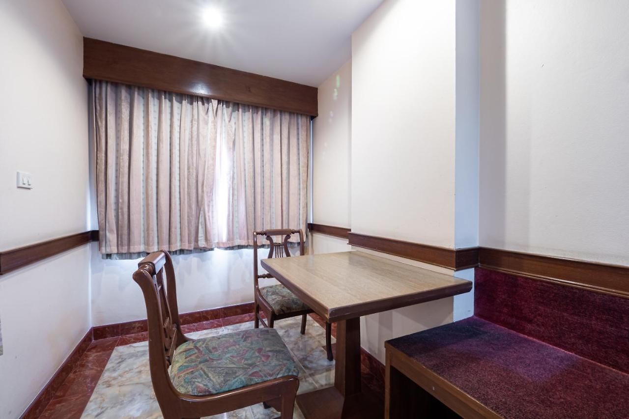 Reddoorz Navin Mansion 3 โรงแรม