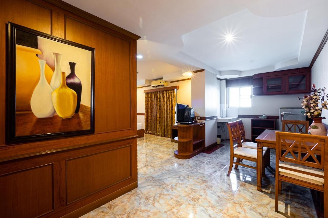 Reddoorz Navin Mansion 3 โรงแรม