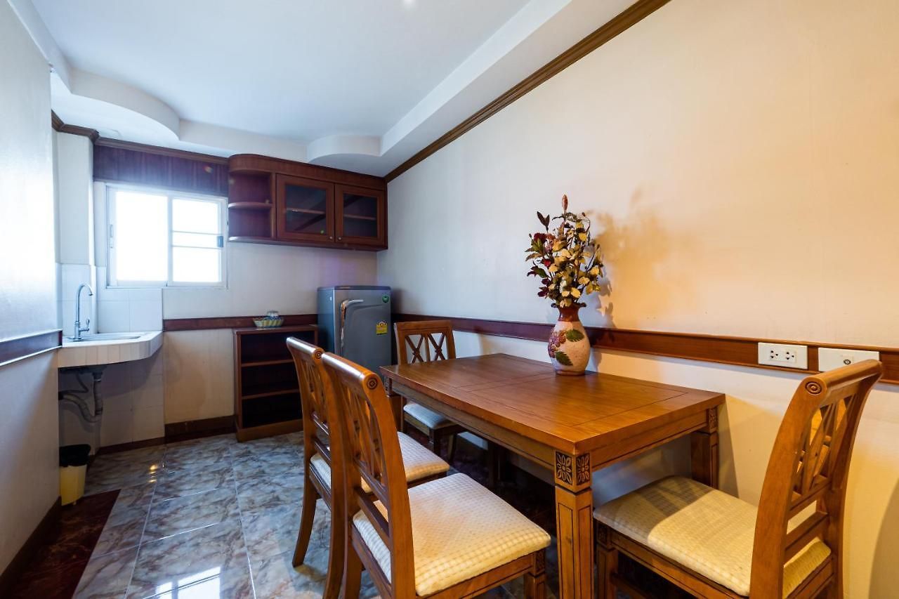Reddoorz Navin Mansion 3 โรงแรม Pattaya