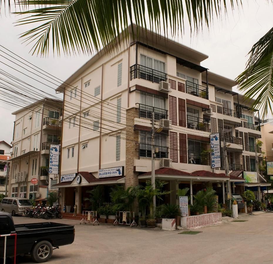 โรงแรม Bluebird *