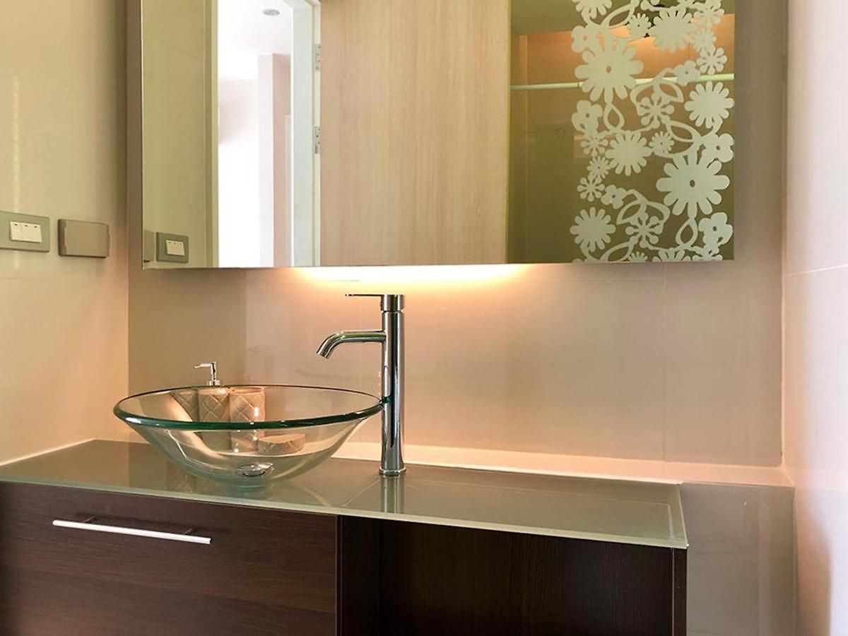 อพาร์ทเม้น Grande Carribean Sea View&park View Comfortable 1 Bedroom For 3 Person With Washing Machine , Kitchen And Utensils For The Cooking Pattaya