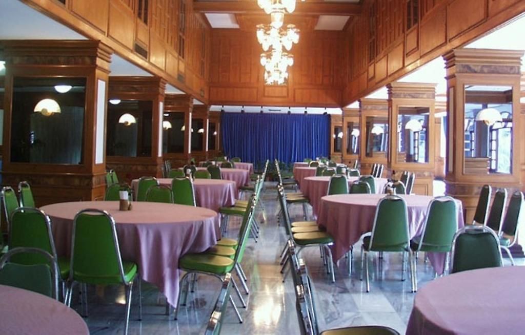 รายัล ทวินส์ พาเลซ โรงแรม 4*