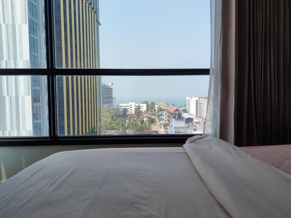 อพาร์ทเม้น Sea View Rooftop Pool
