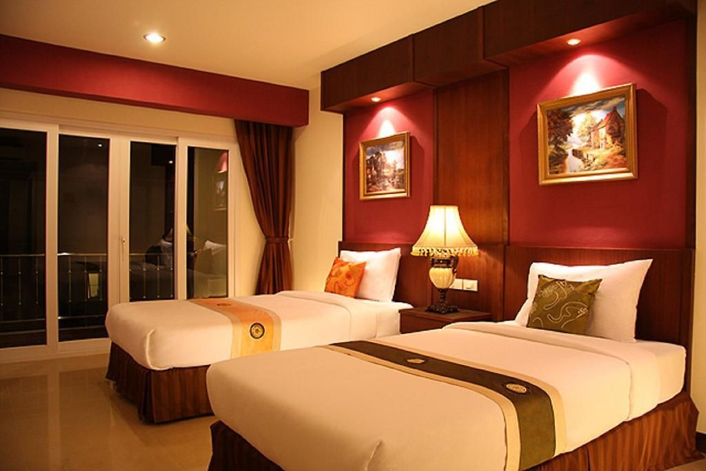 โรงแรม Rita & 3*