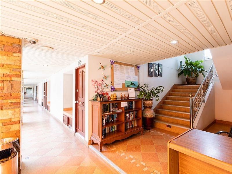 โรงแรม Selina Place